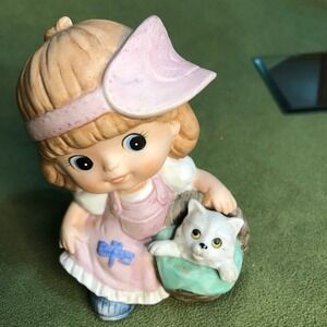 Homco‎ Girl w/ kitty in basket Figurine #1439 Home Interior pink dress & hat